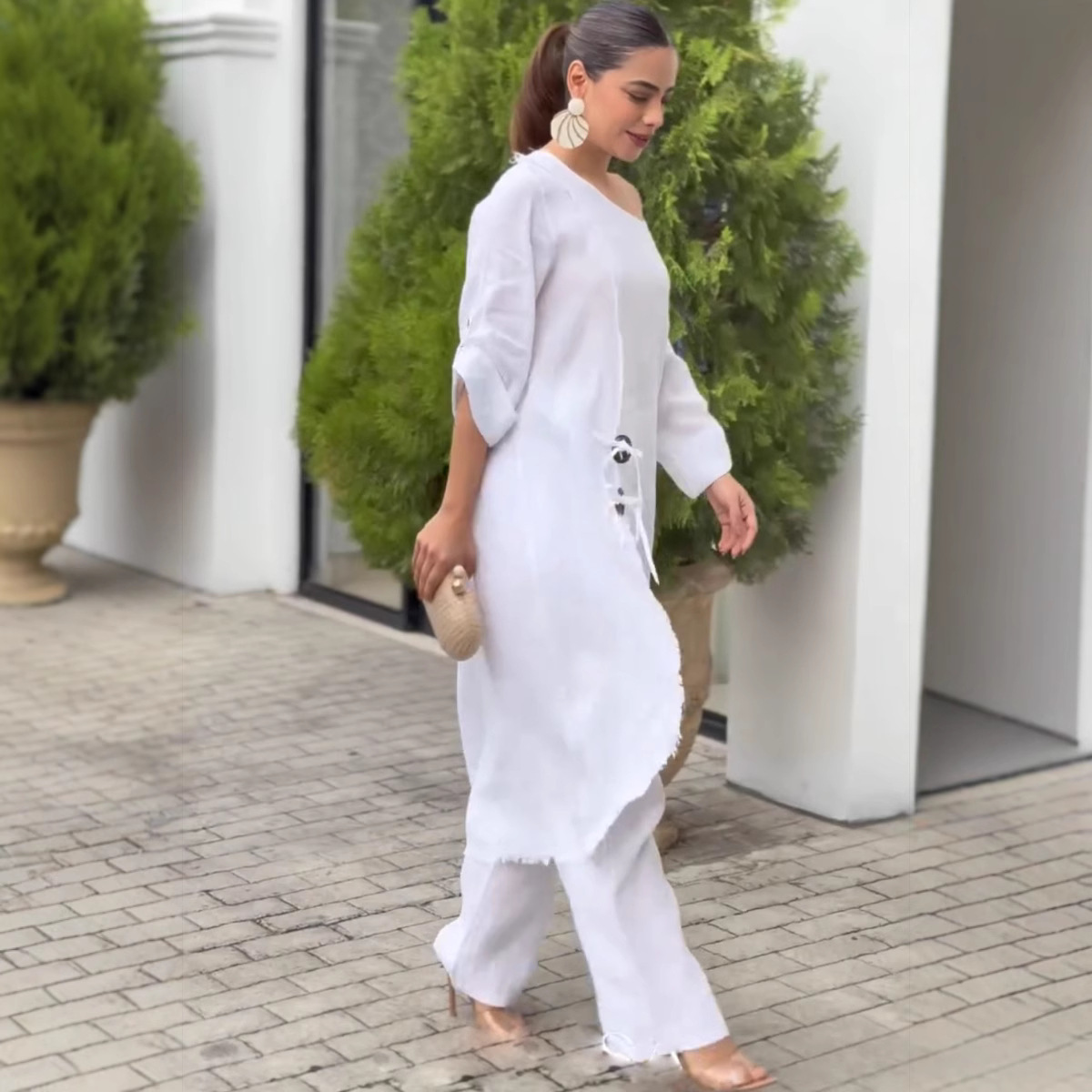 Wooden-button Loose Asymmetrical Robe Set With Long Pants - Image 4